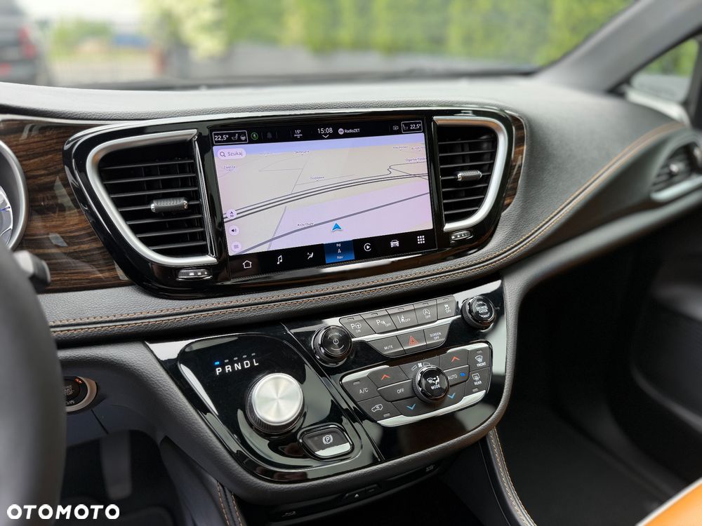 Chrysler Pacifica - 15