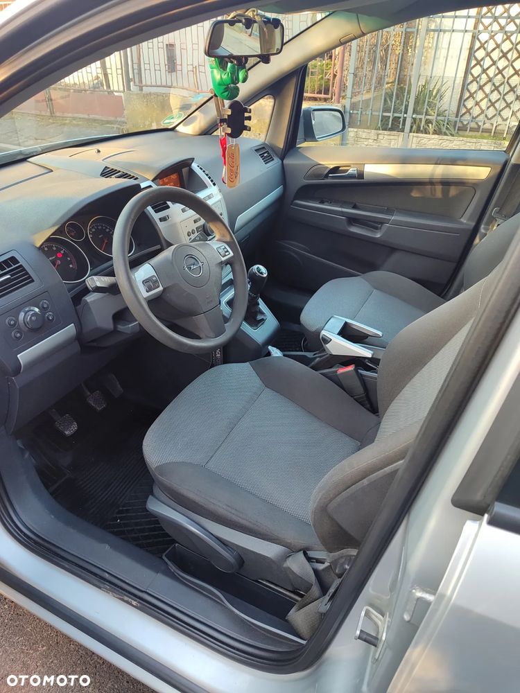 Opel Zafira 1.8 - 9