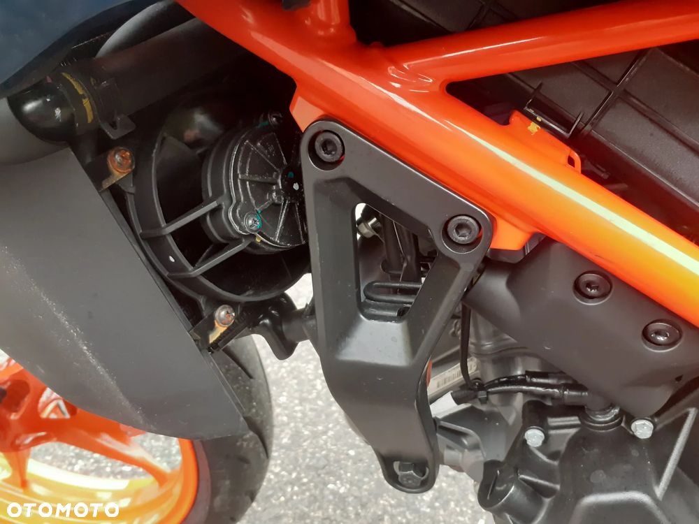 KTM Duke 390 - 18