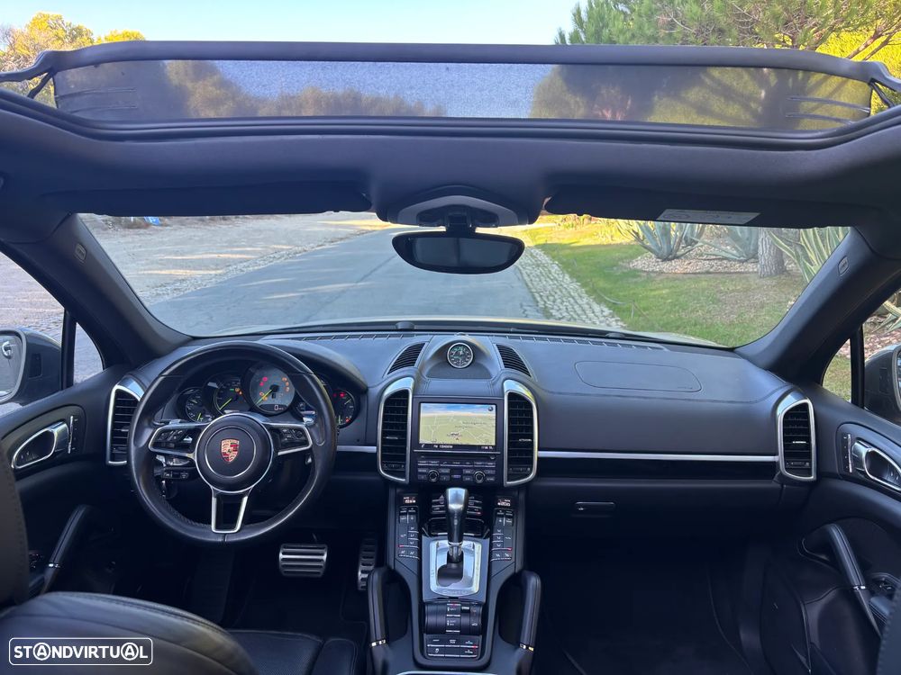 Porsche Cayenne S E-Hybrid - 10