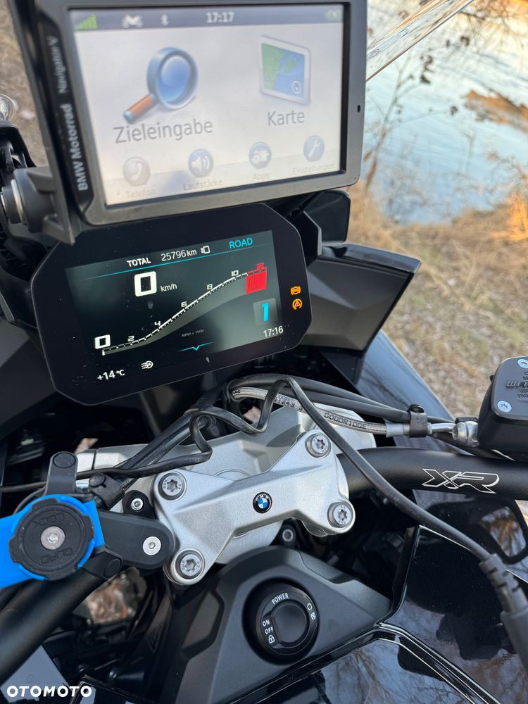 BMW XR - 8