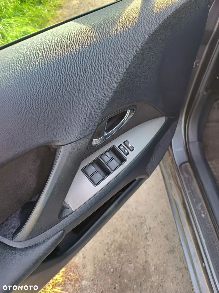 Toyota Avensis - 15