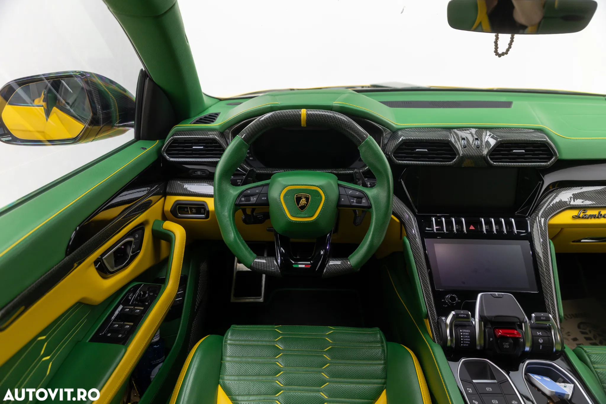Lamborghini URUS - 15