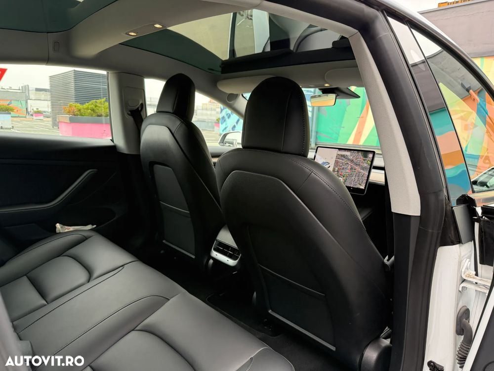Tesla Model 3 Long Range - 13