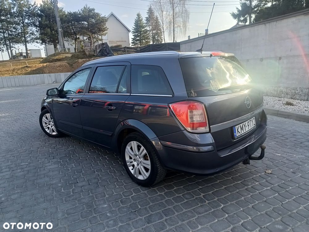 Opel Astra 1.7 CDTI DPF Design Edition - 4