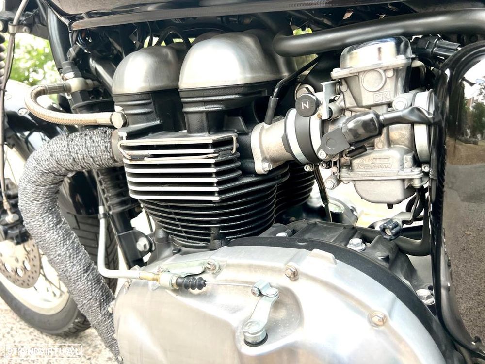 Triumph Thruxton CAFE RACER - 18