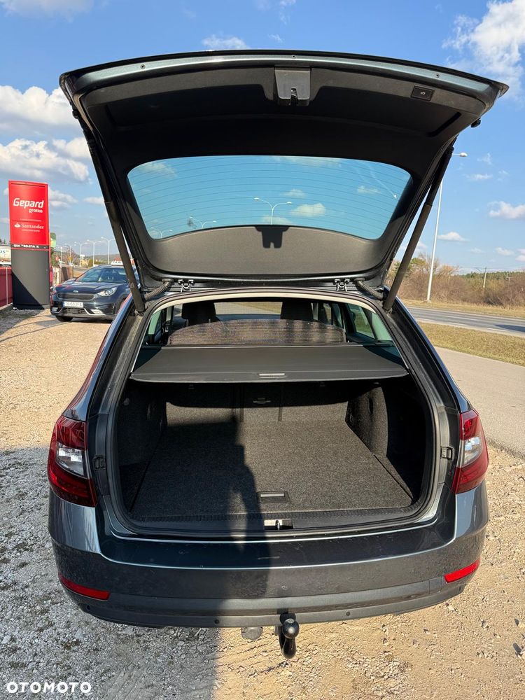 Skoda Octavia 1.6 TDI DSG Style - 7