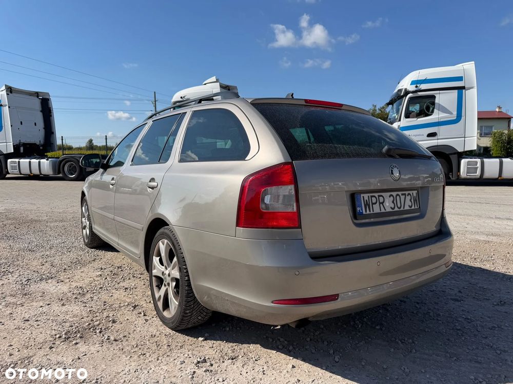 Skoda Octavia 2010 photo 4