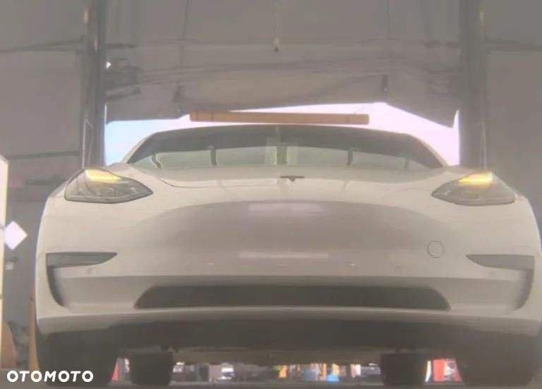 Tesla Model 3 Long Range AWD - 3
