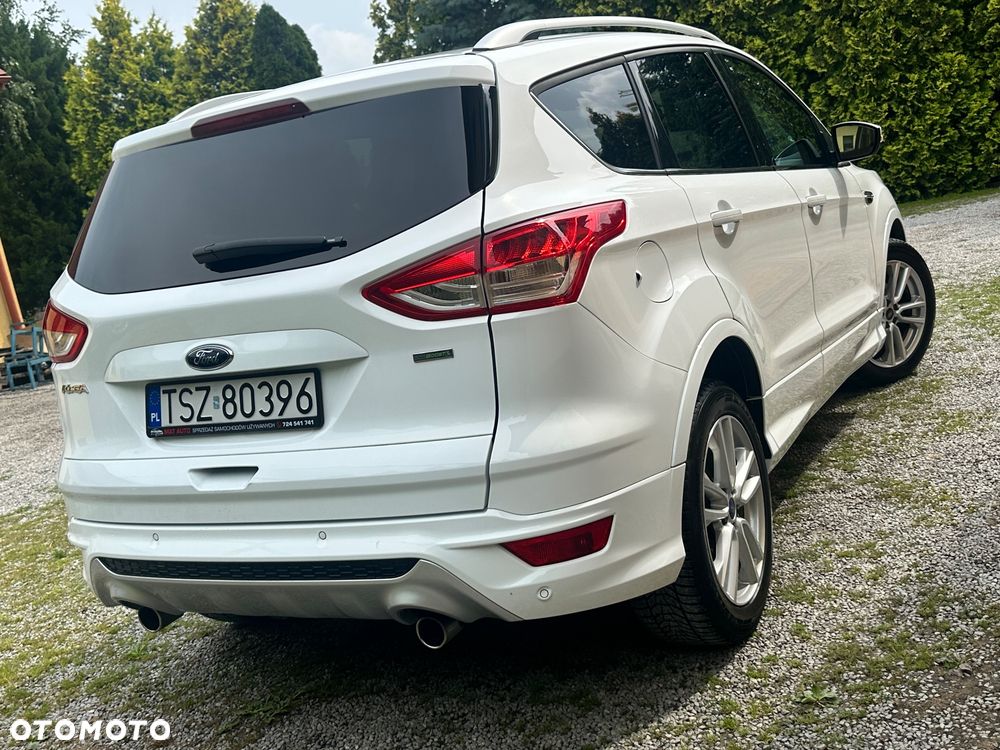 Ford Kuga 1.6 EcoBoost 2x4 Titanium - 4