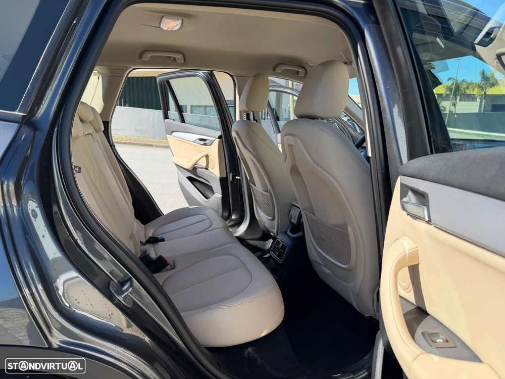 BMW X1 16 d sDrive Line Sport - 6