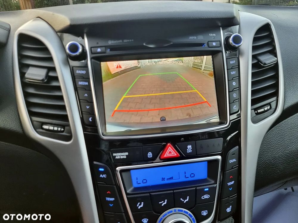 Hyundai i30 blue Kombi 1.6 GDi Style - 13