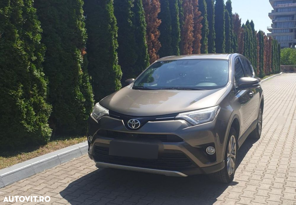Toyota RAV4 - 8
