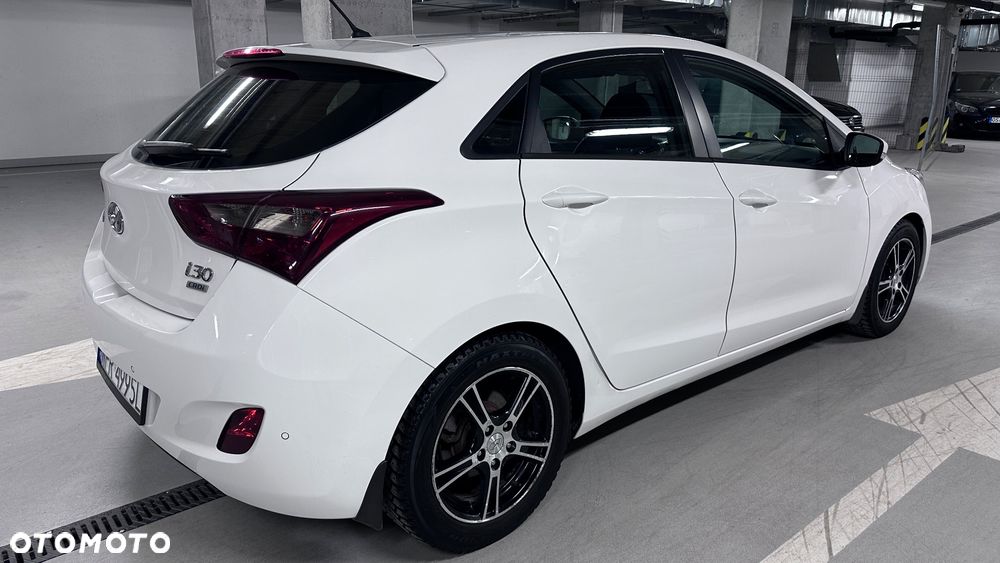 Hyundai i30 blue 1.6 CRDi YES Gold - 3