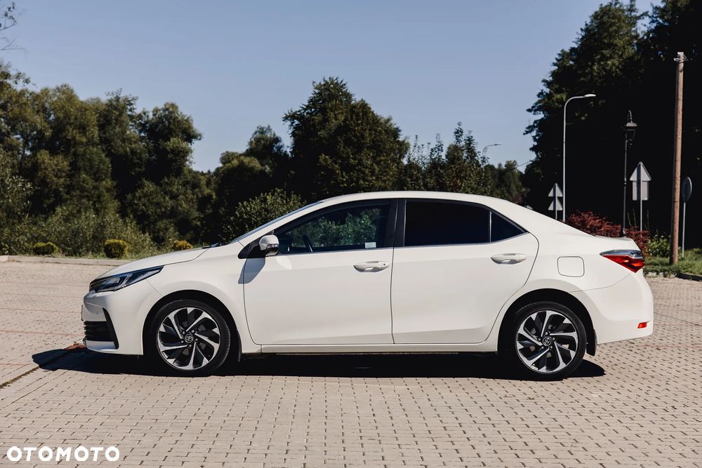 Toyota Corolla - 4