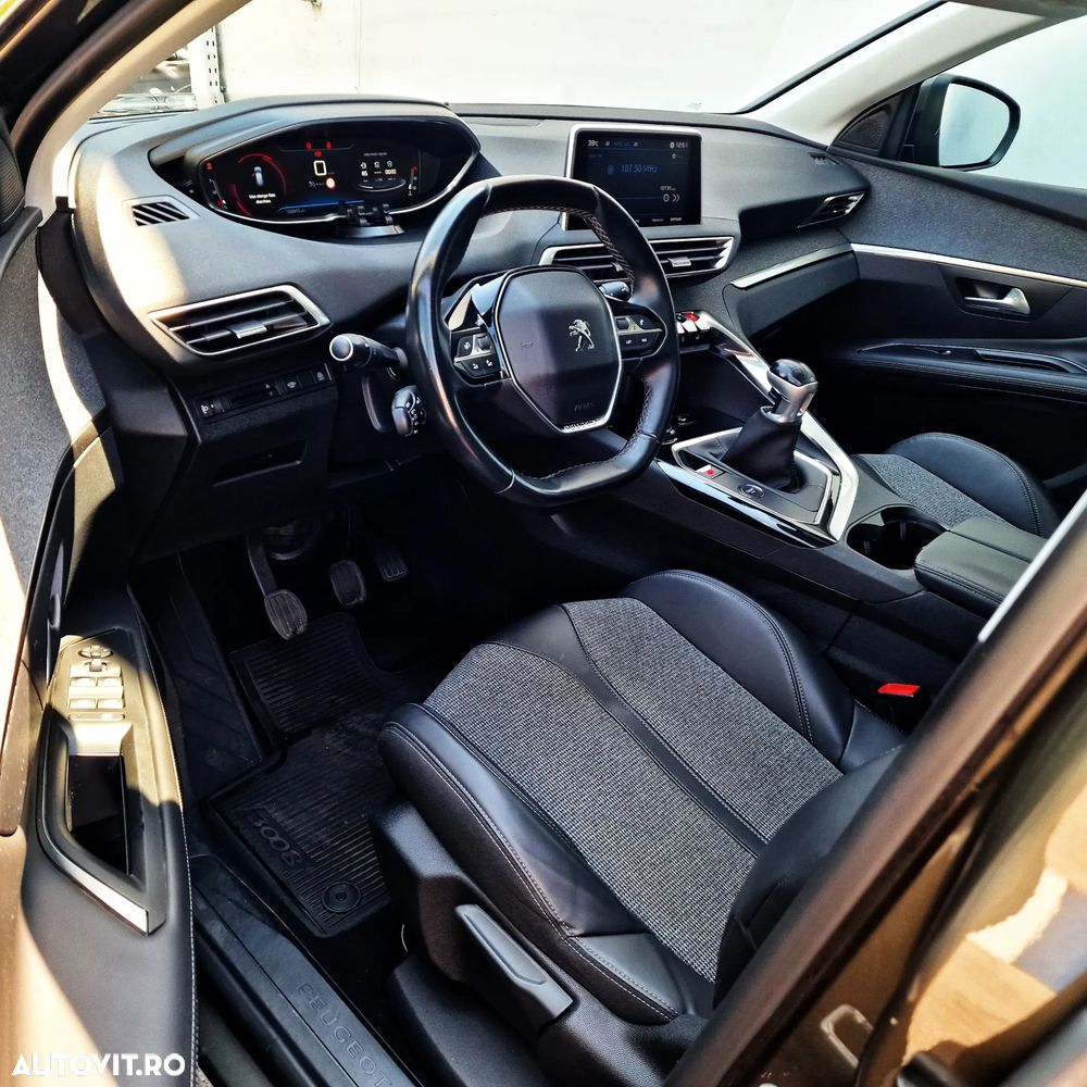 Peugeot 3008 1.6 BlueHDI S&S Allure - 11