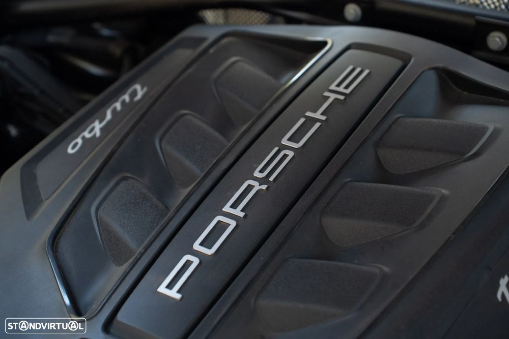 Porsche Macan Turbo - 60