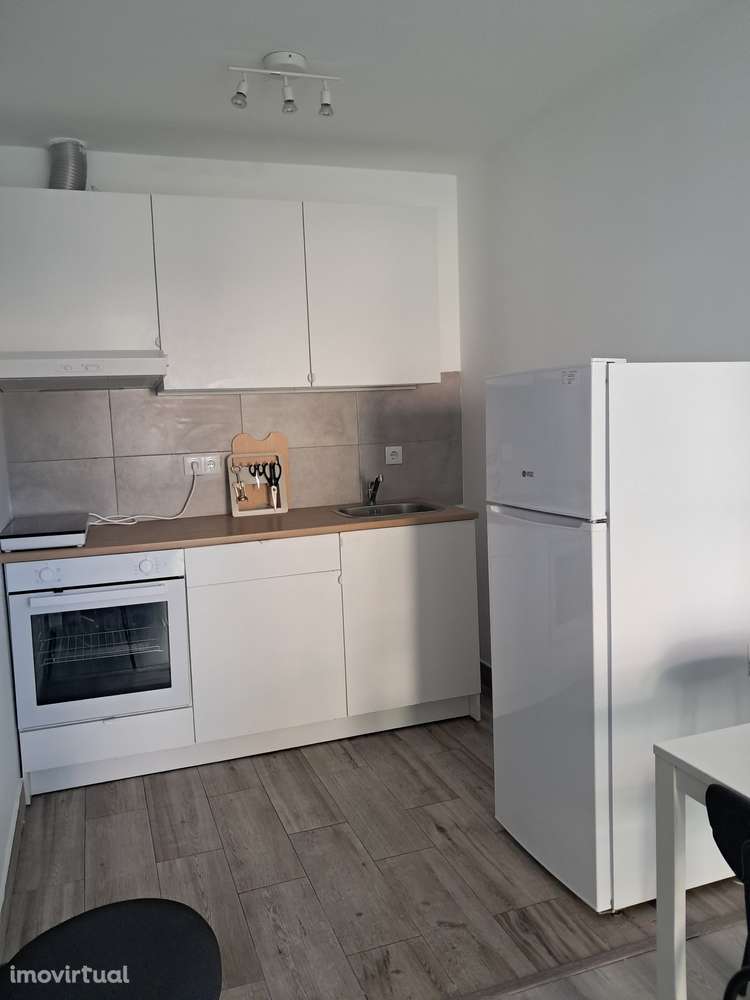 Quarto individual em loft com máquinas e perto de serviços - Grande imagem: 4/10