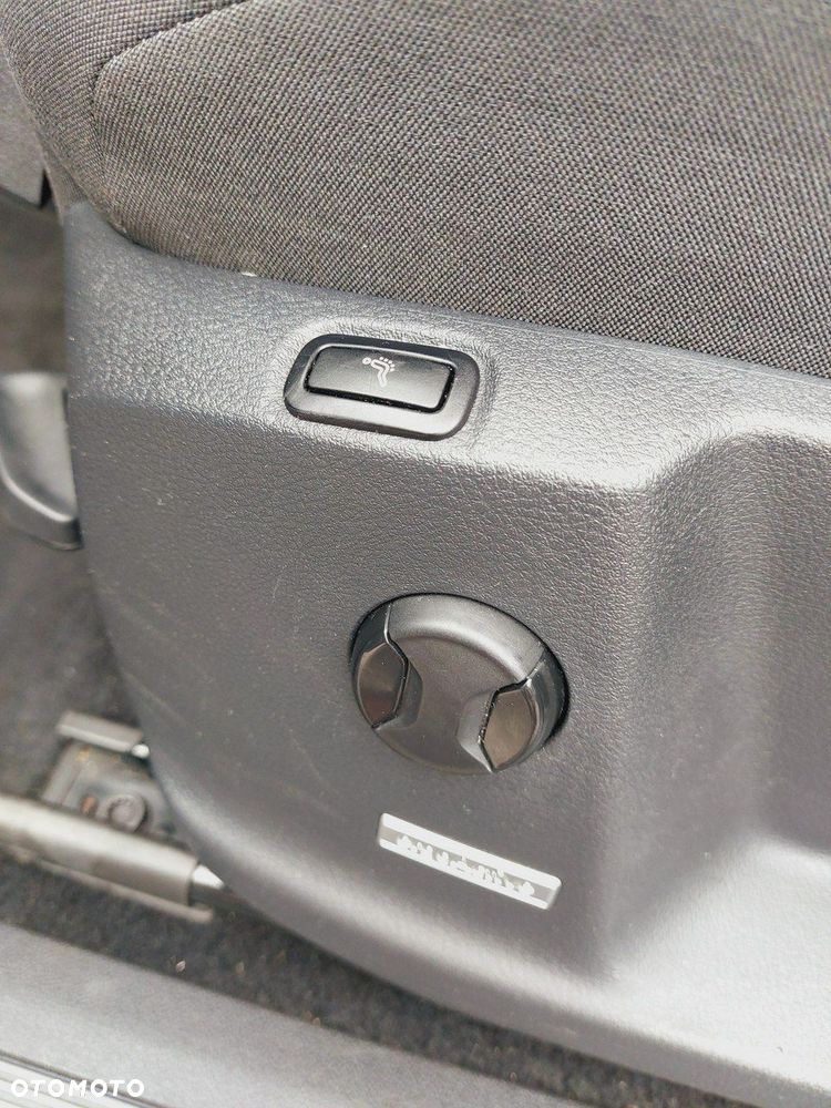 Volkswagen Touran 2.0 TDI BMT Highline DSG - 30