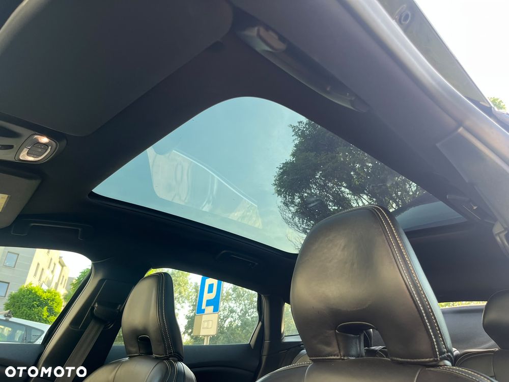Volvo V40 D4 Drive-E R-Design Momentum - 14