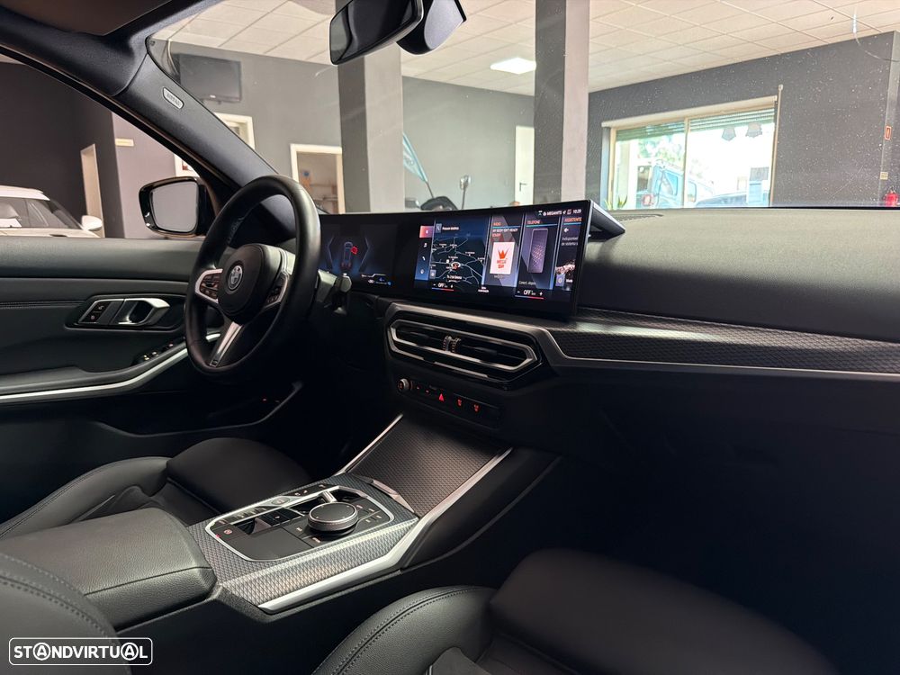 BMW 320 e Pack Desportivo M Auto - 13