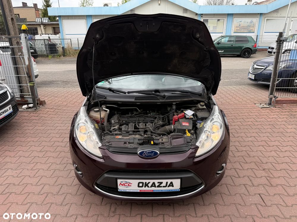 Ford Fiesta 1.25 Celebration - 32