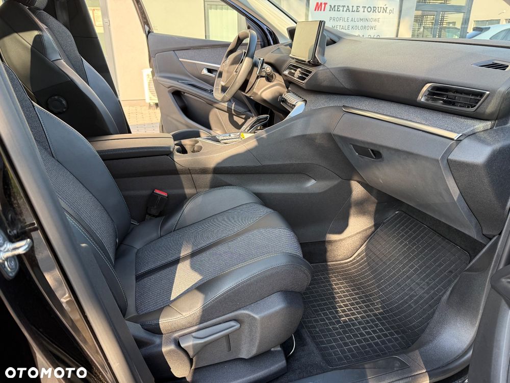 Peugeot 3008 1.2 PureTech Allure Pack S&S EAT8 - 24