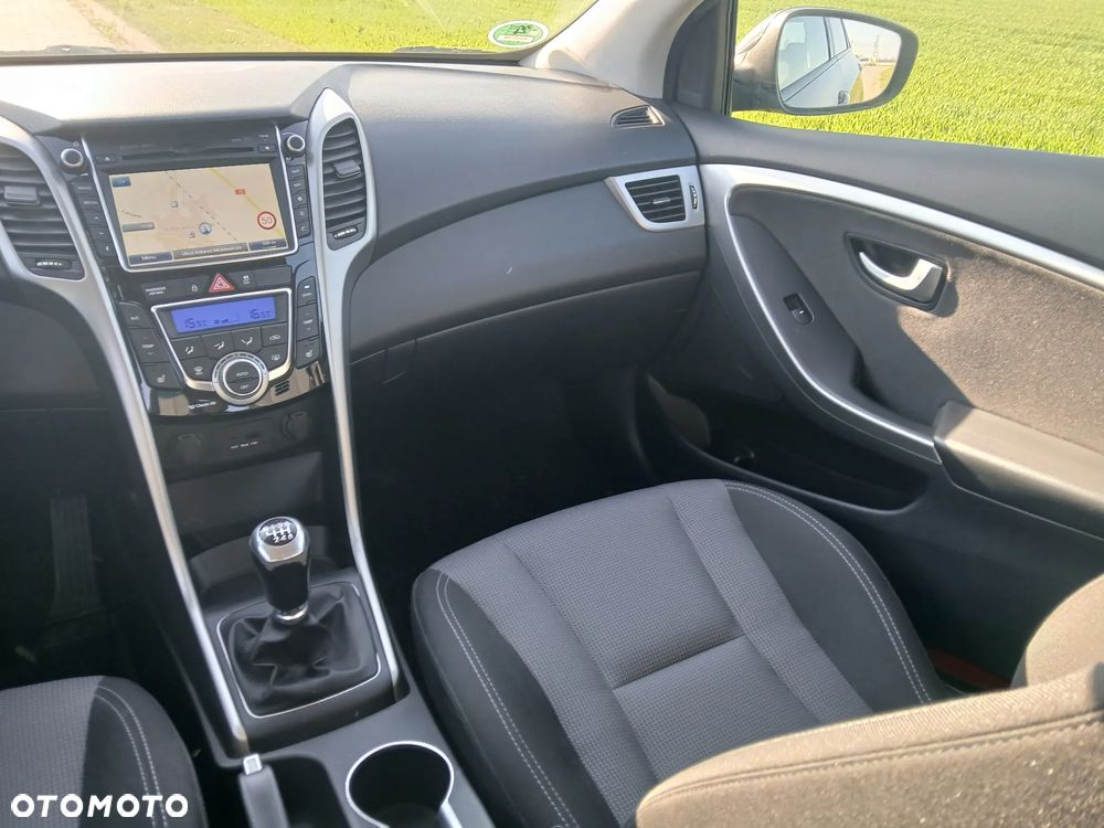 Hyundai i30 1.6 GDI Premium - 17
