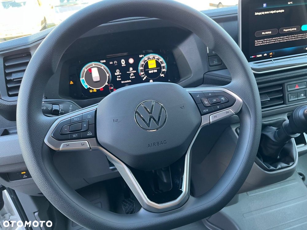 Volkswagen Crafter 35 Furgon z wysokim dachem silnik: 2,0 l EU6 SCR 177 KM / skrzynia biegów: Przedni napęd manualna 6-biegowa rozstaw osi: 4490 mm - 11