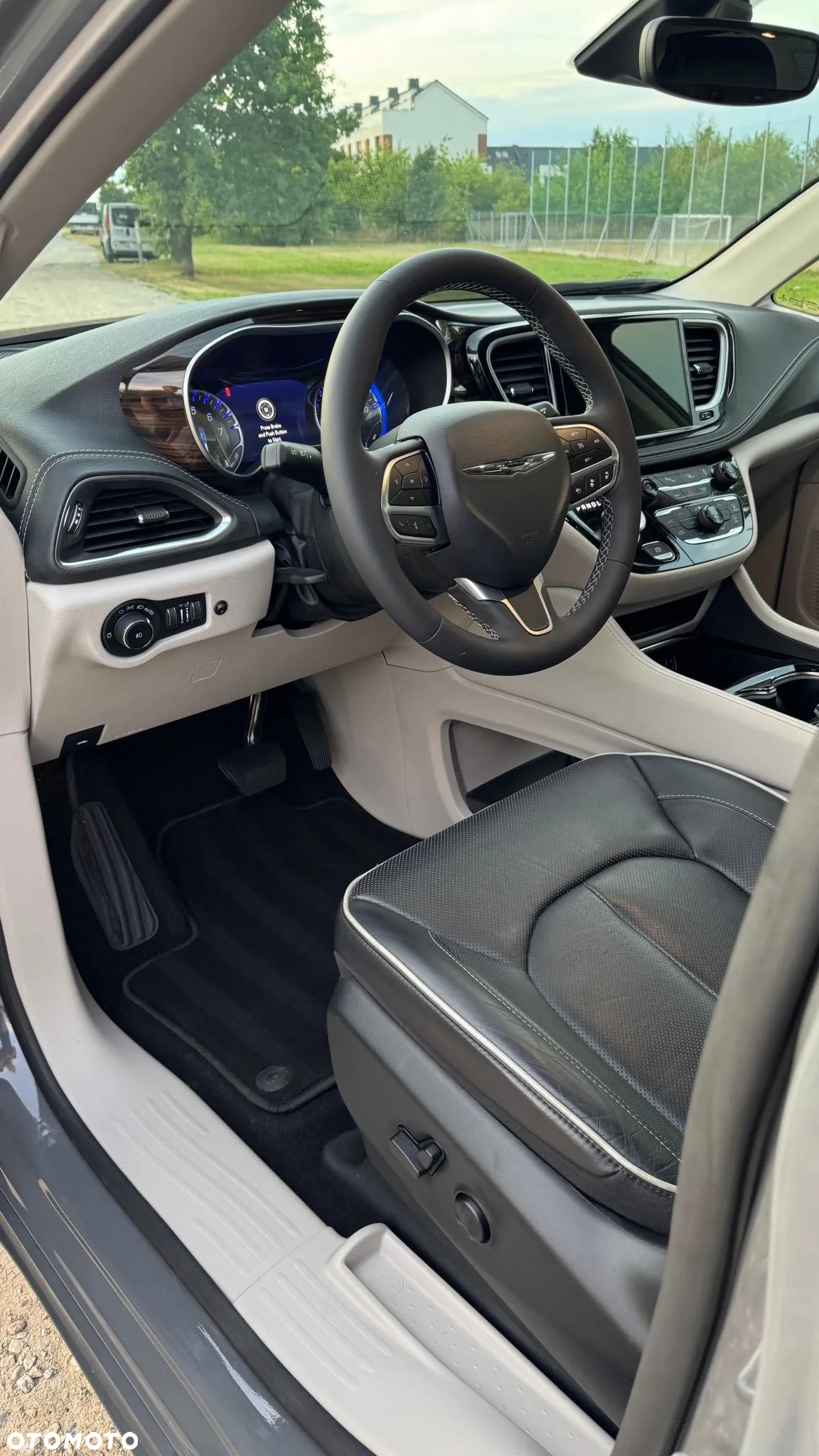 Chrysler Pacifica - 19