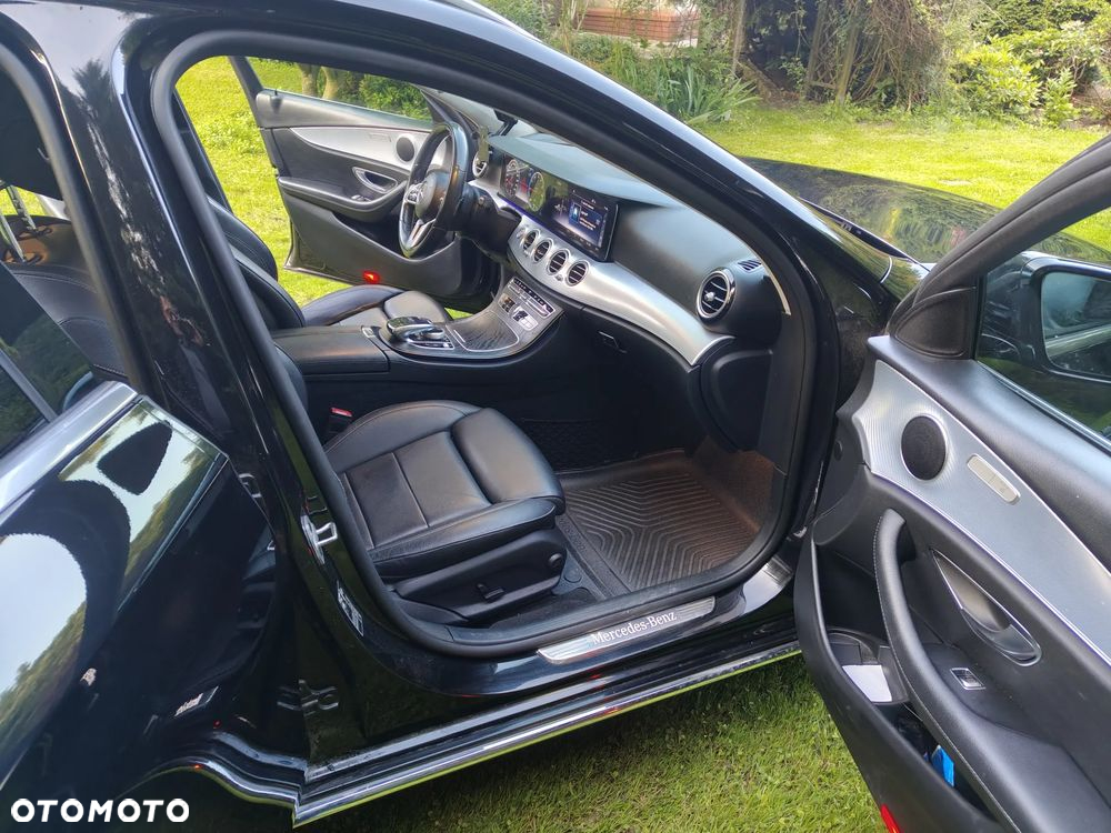 Mercedes-Benz Klasa E 300 de 9G-TRONIC - 11