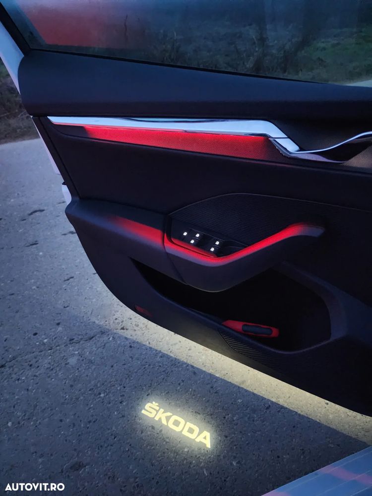 Skoda Octavia 2.0 TDI STYLE DSG - 29