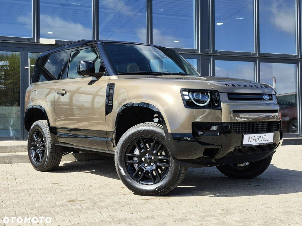 Land Rover Defender - 4