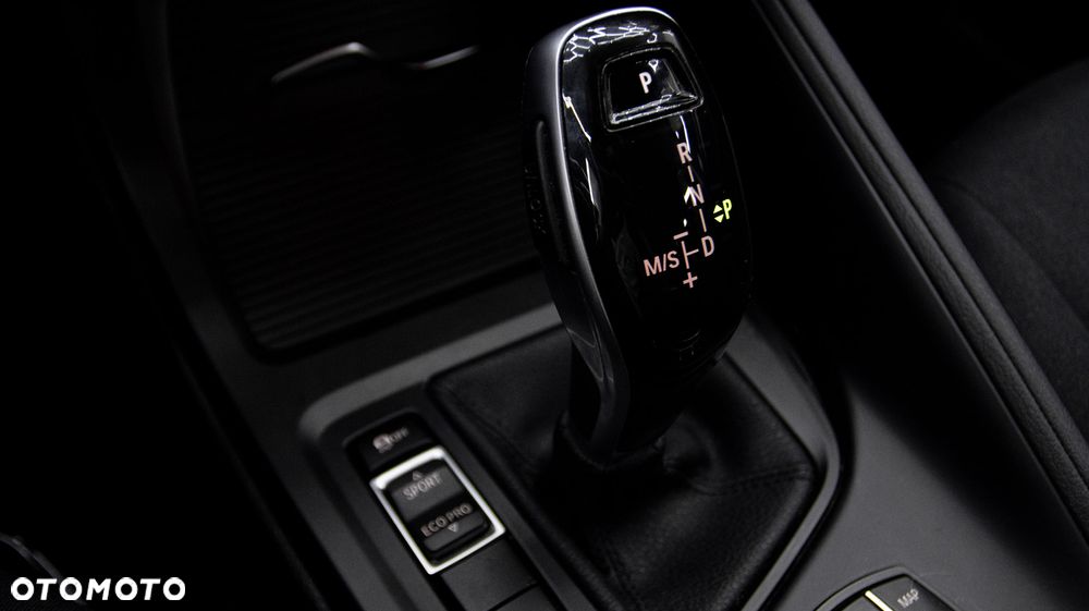 BMW X1 sDrive18i - 18