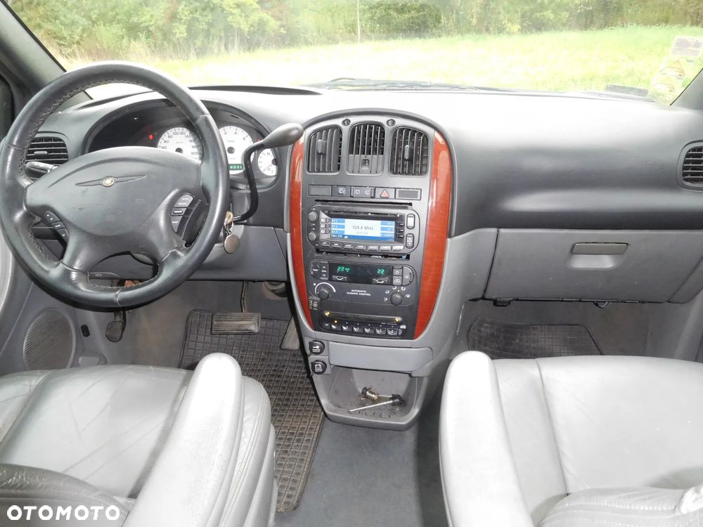 Chrysler Voyager 3.3 LX - 9