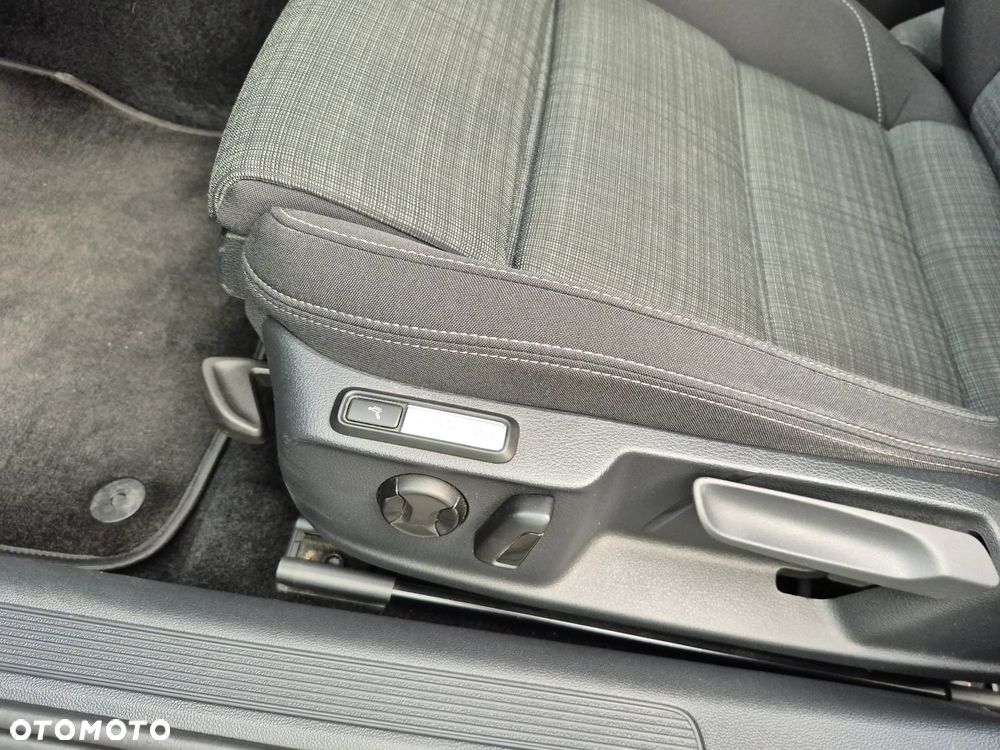 Volkswagen Passat Variant 2.0 TDI BMT Comfortline DSG - 11