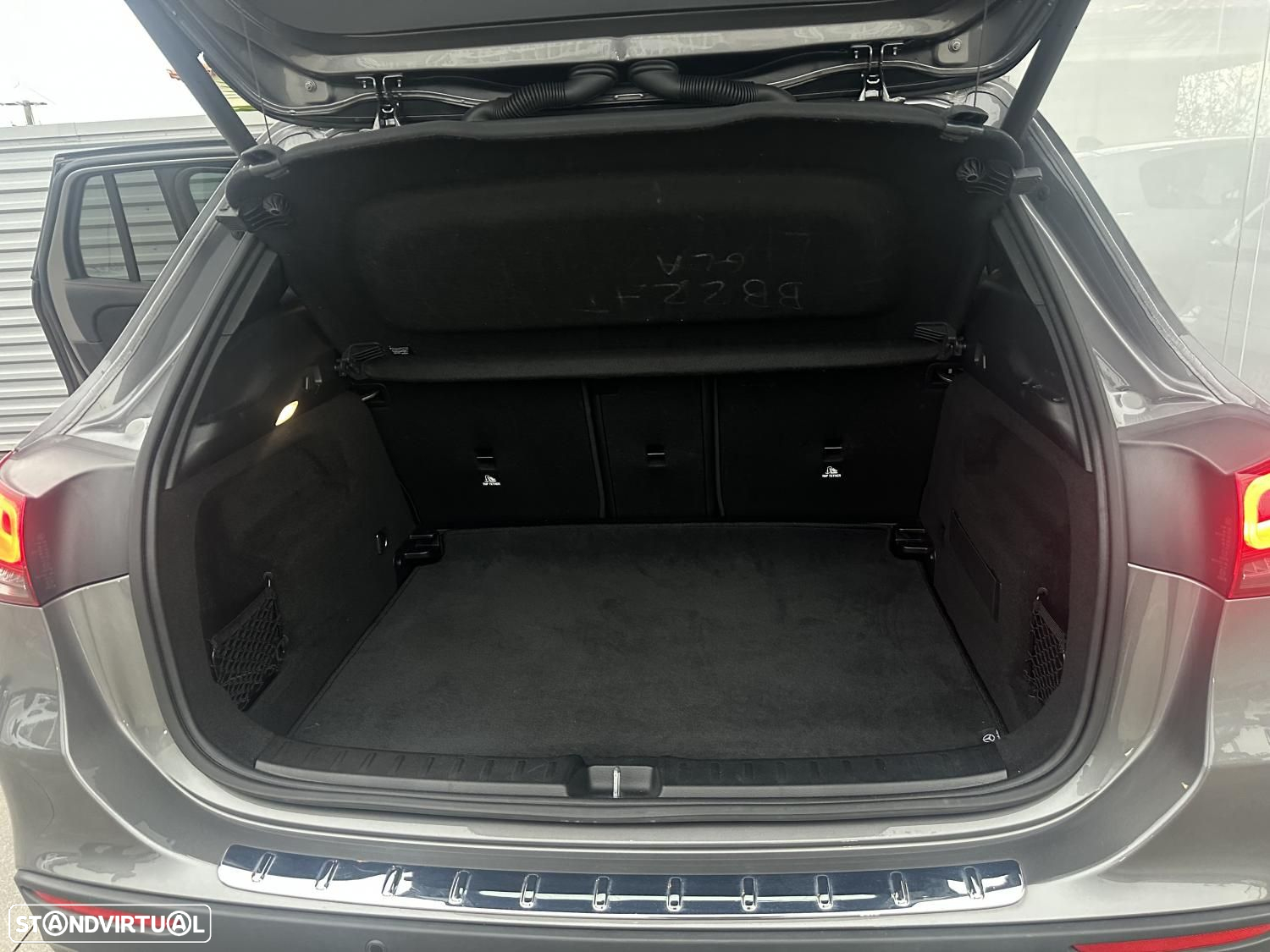 Mercedes-Benz GLA 180 d AMG Line - 20