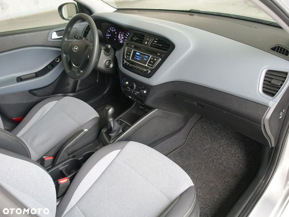 Hyundai i20 - 18