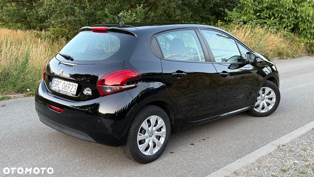 Peugeot 208 - 17