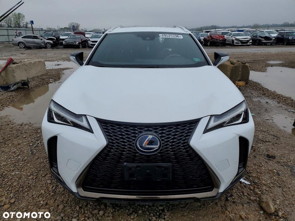 Lexus UX 250h - 2
