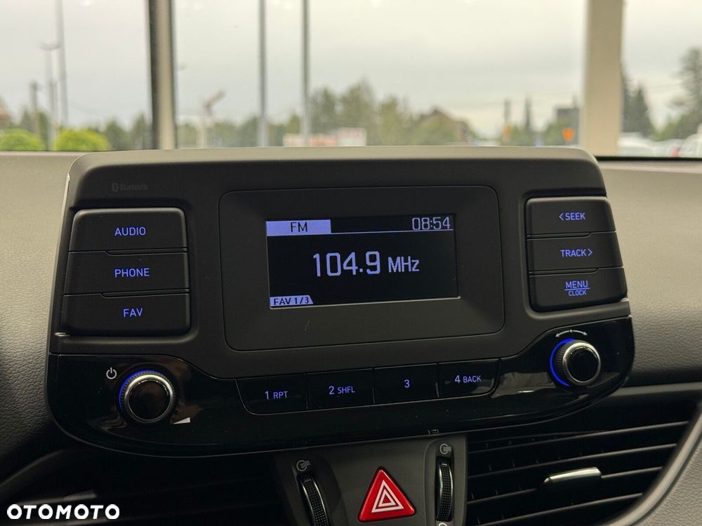 Hyundai i30 1.5 DPI Classic + - 26