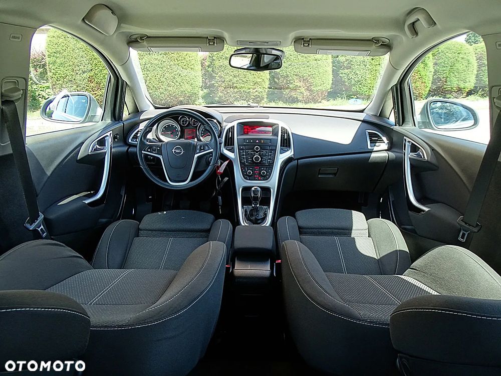 Opel Astra 1.6 Turbo Cosmo - 7