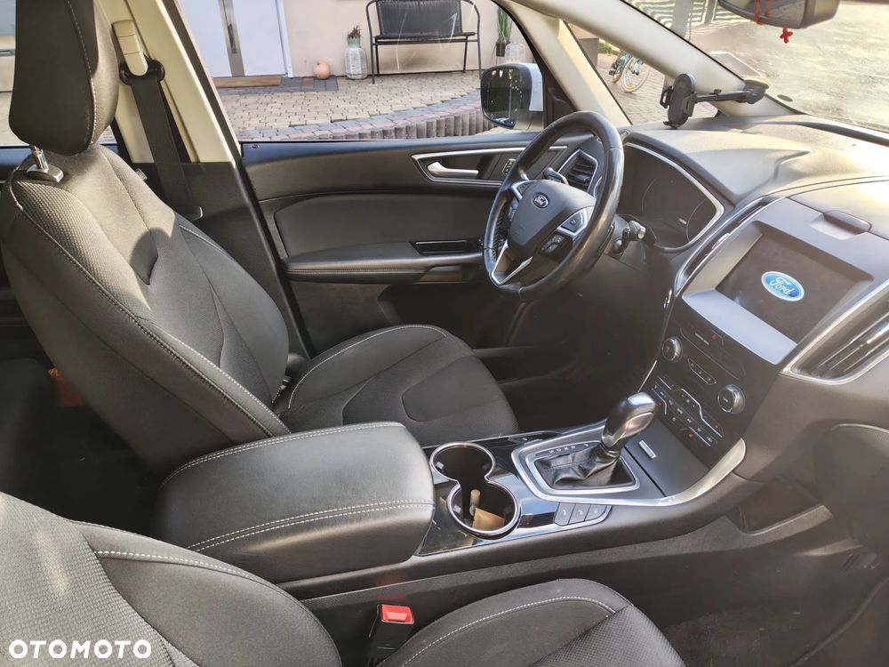 Ford S-Max - 11