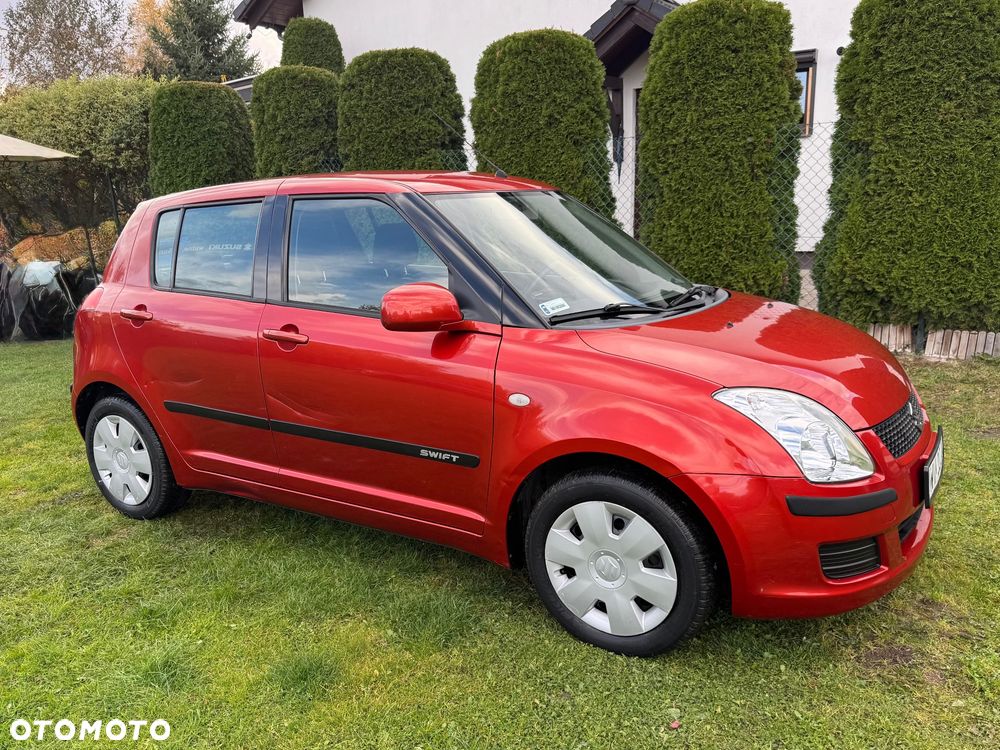 Suzuki Swift 2010 photo 2