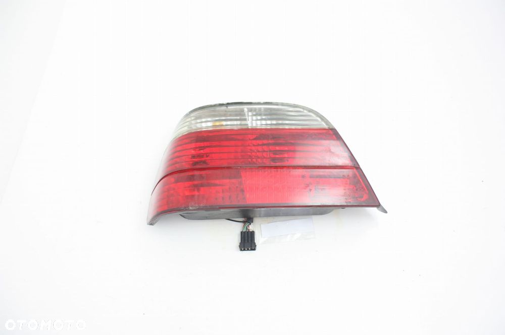 LAMPA TYLNA LEWA BMW 728 E38 - 2