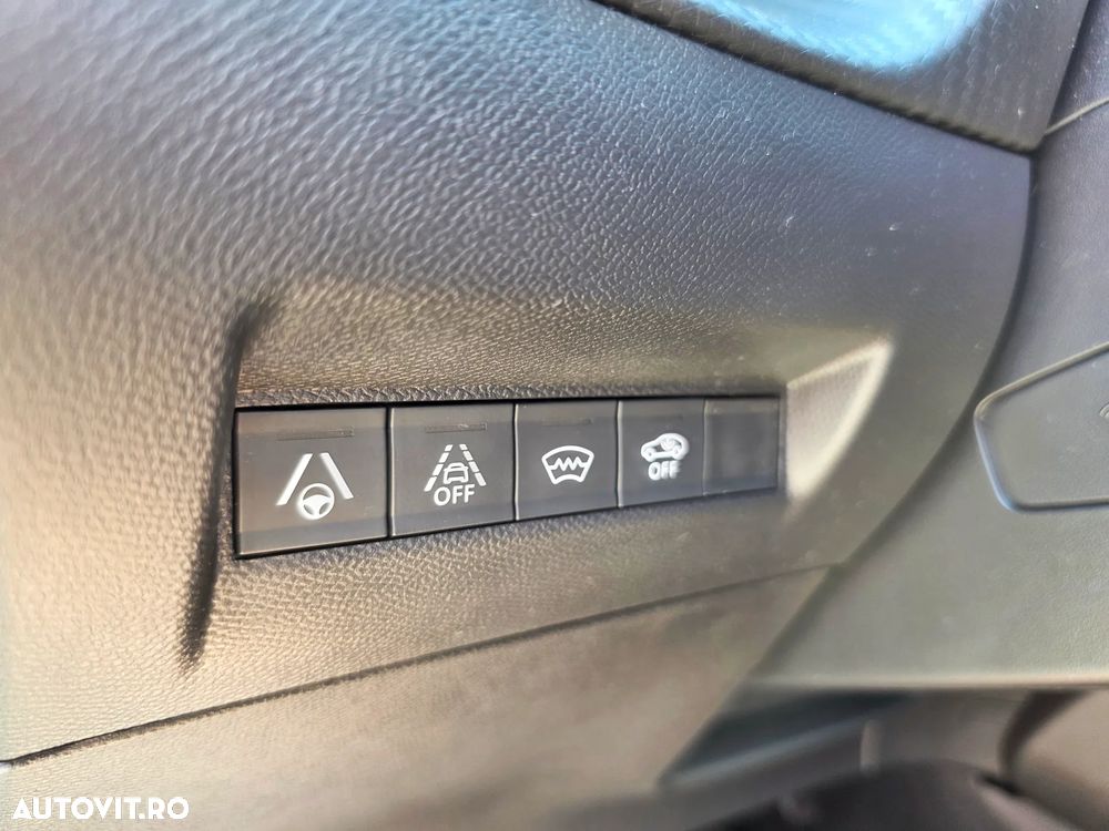 Peugeot 2008 PureTech 130 EAT8 GT - 30