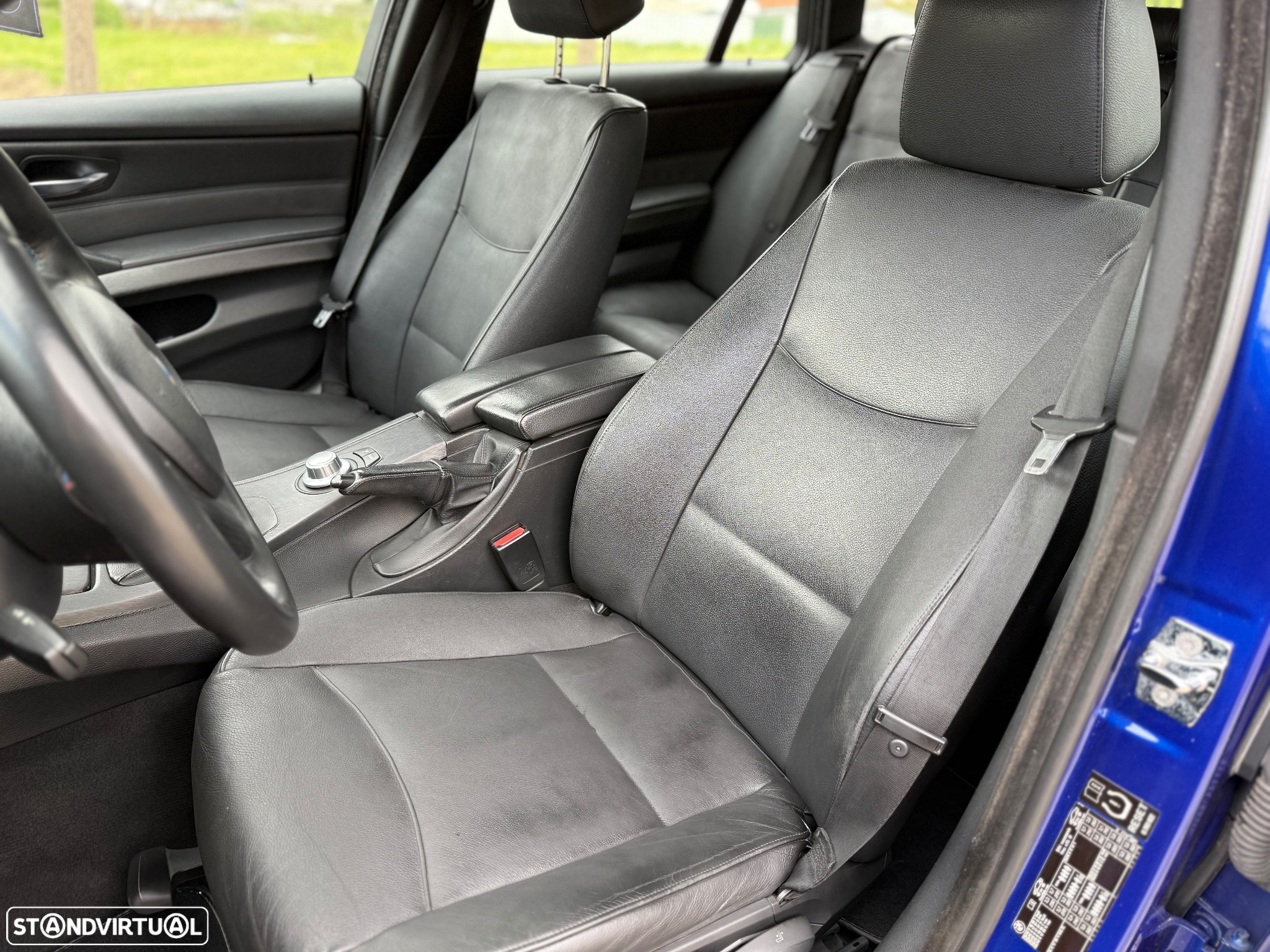 BMW 330 d Touring - 13