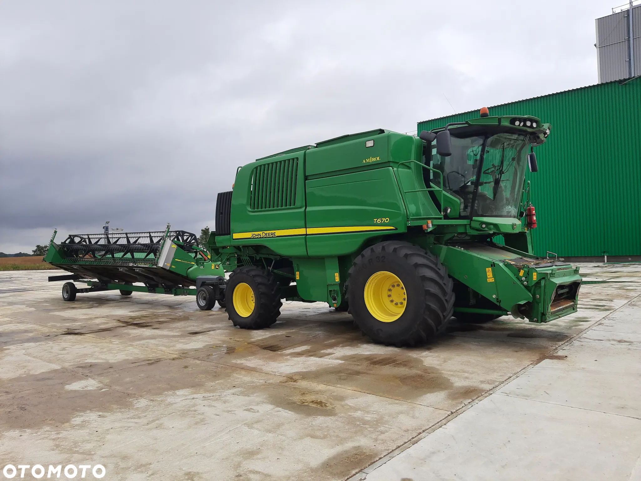 John Deere T670 - 2