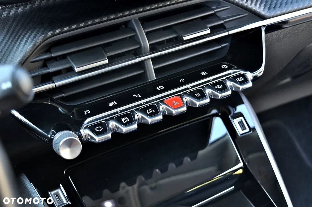 Peugeot 2008 1.2 PureTech Allure Pack S&S - 28