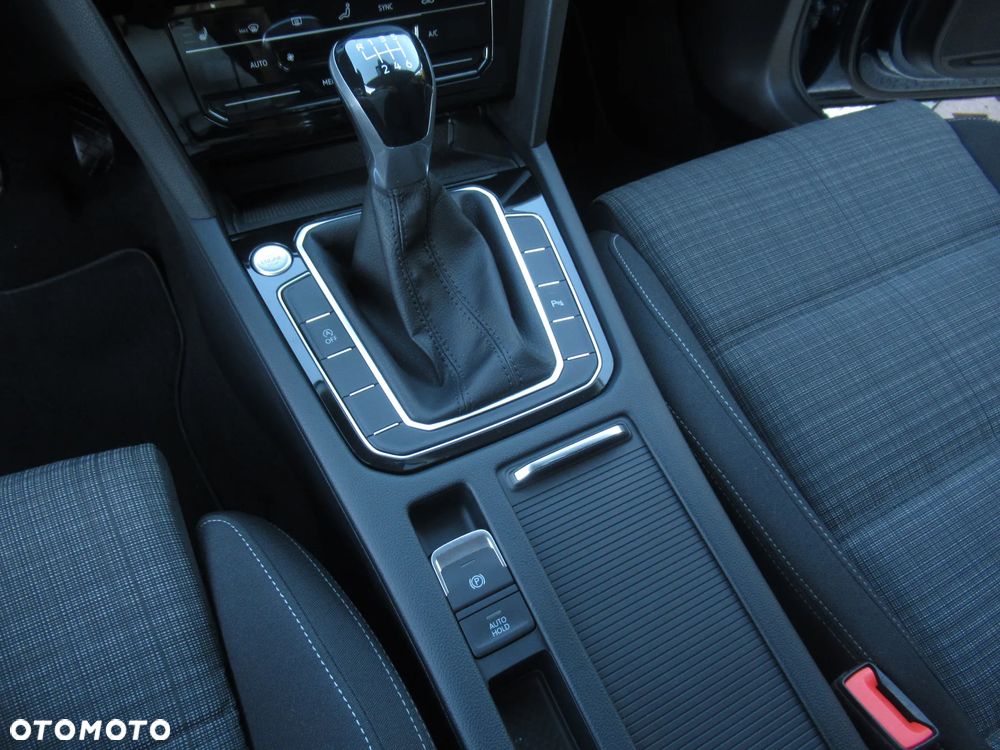 Volkswagen Passat 1.5 TSI EVO Business - 16